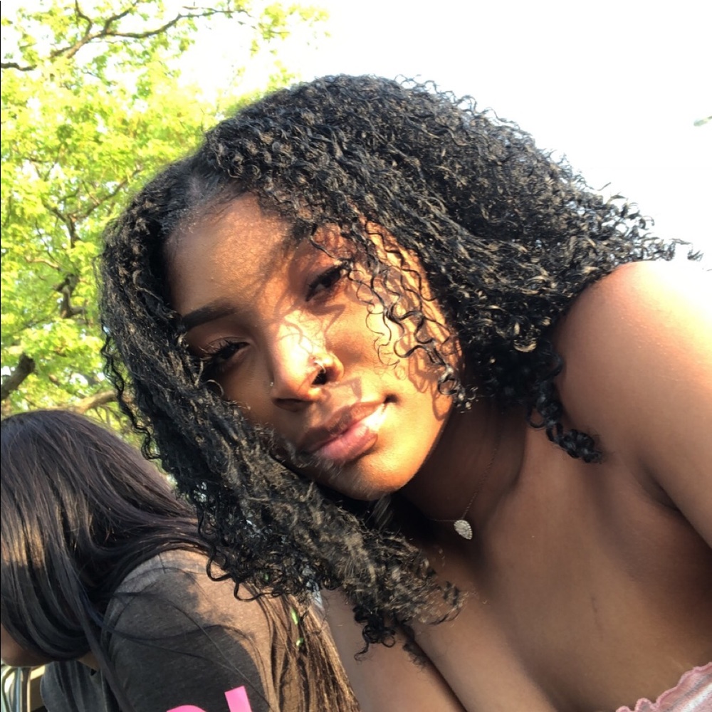 Meet your Posher, Alize